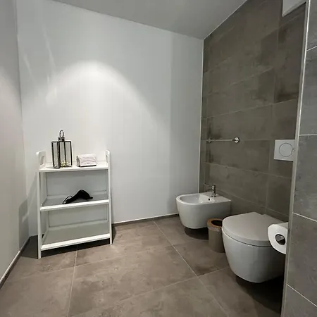Family Apartment, Near The Whit Private Park Apartment Locarno