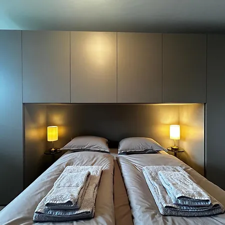Family Apartment, Near The Whit Private Park Apartment
