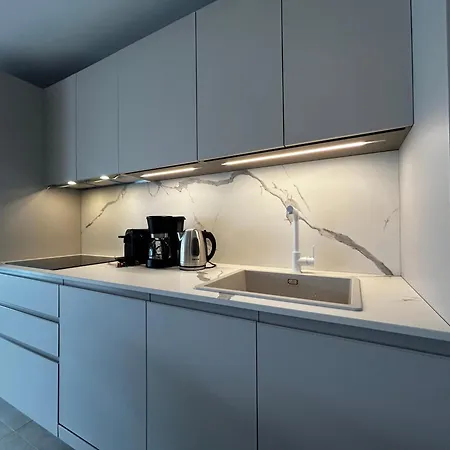 Family Apartment, Near The Whit Private Park Apartment