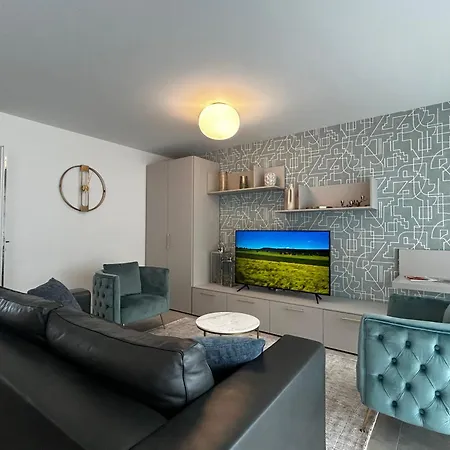 Family Apartment, Near The Whit Private Park Apartment *