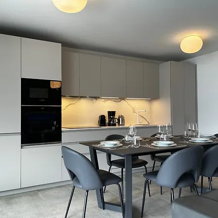 Family Apartment, Near The Whit Private Park *